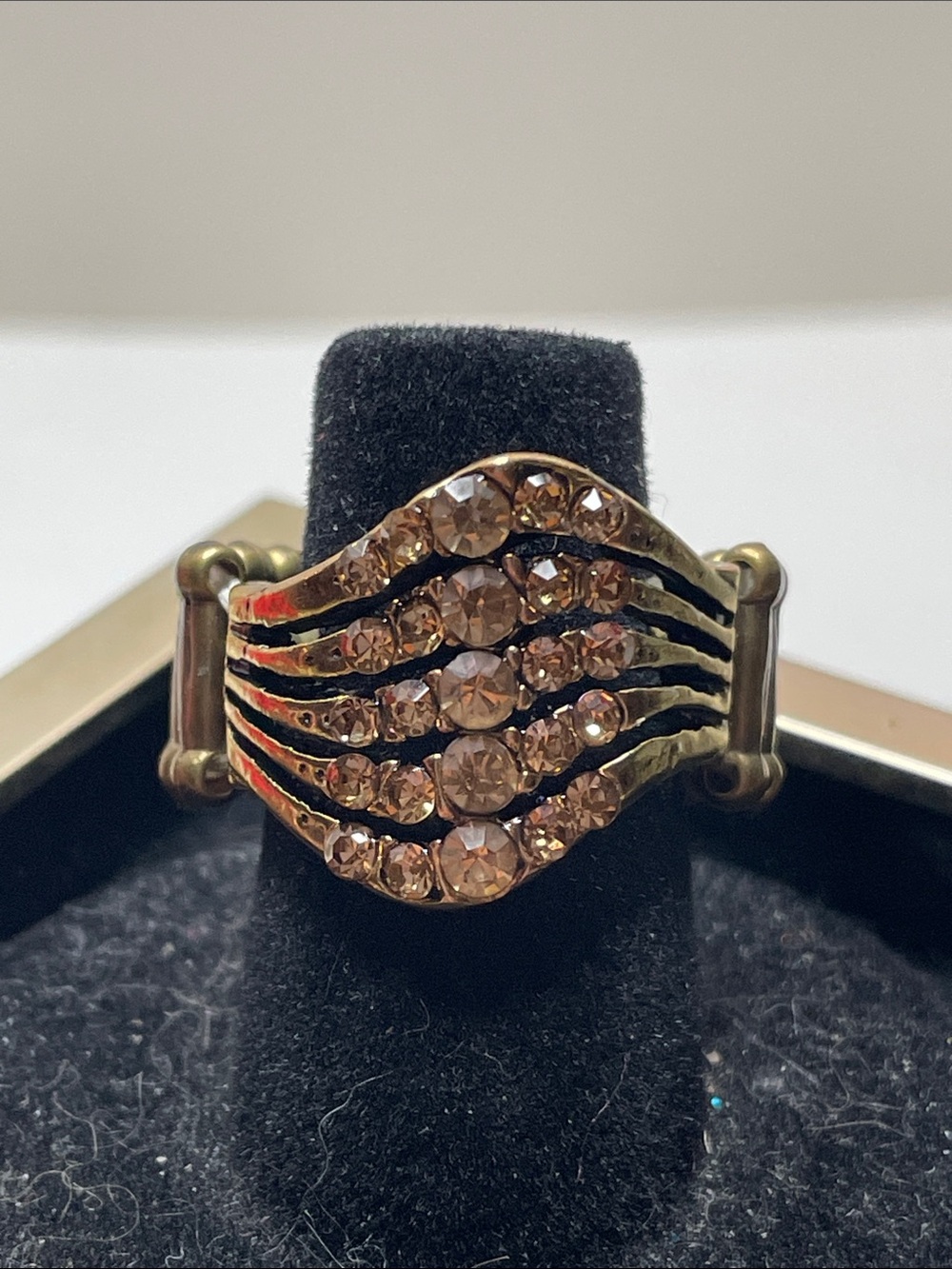 Bronze Tone Rhinestones Wave Stretch Ring - Gold